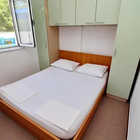 Neven - One Bedroom With Terrace And Garden View A2