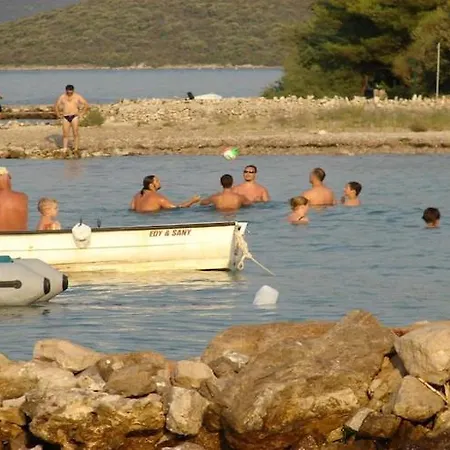 Neven - One Bedroom With Terrace And Garden View A2 Apartment