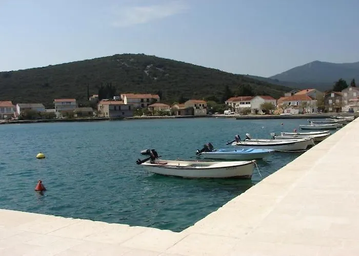 Apartment Neven - One Bedroom With Terrace And Garden View A2 *