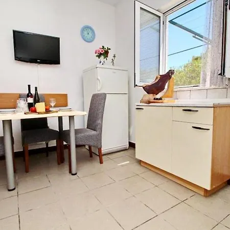 Neven - One Bedroom With Terrace And Garden View A2