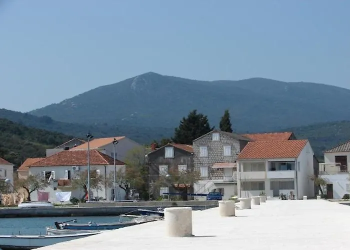 Neven - One Bedroom With Terrace And Garden View A2 شقة *