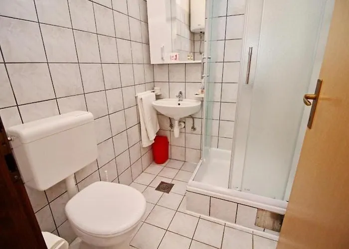 Neven - One Bedroom With Terrace And Garden View A2 شقة